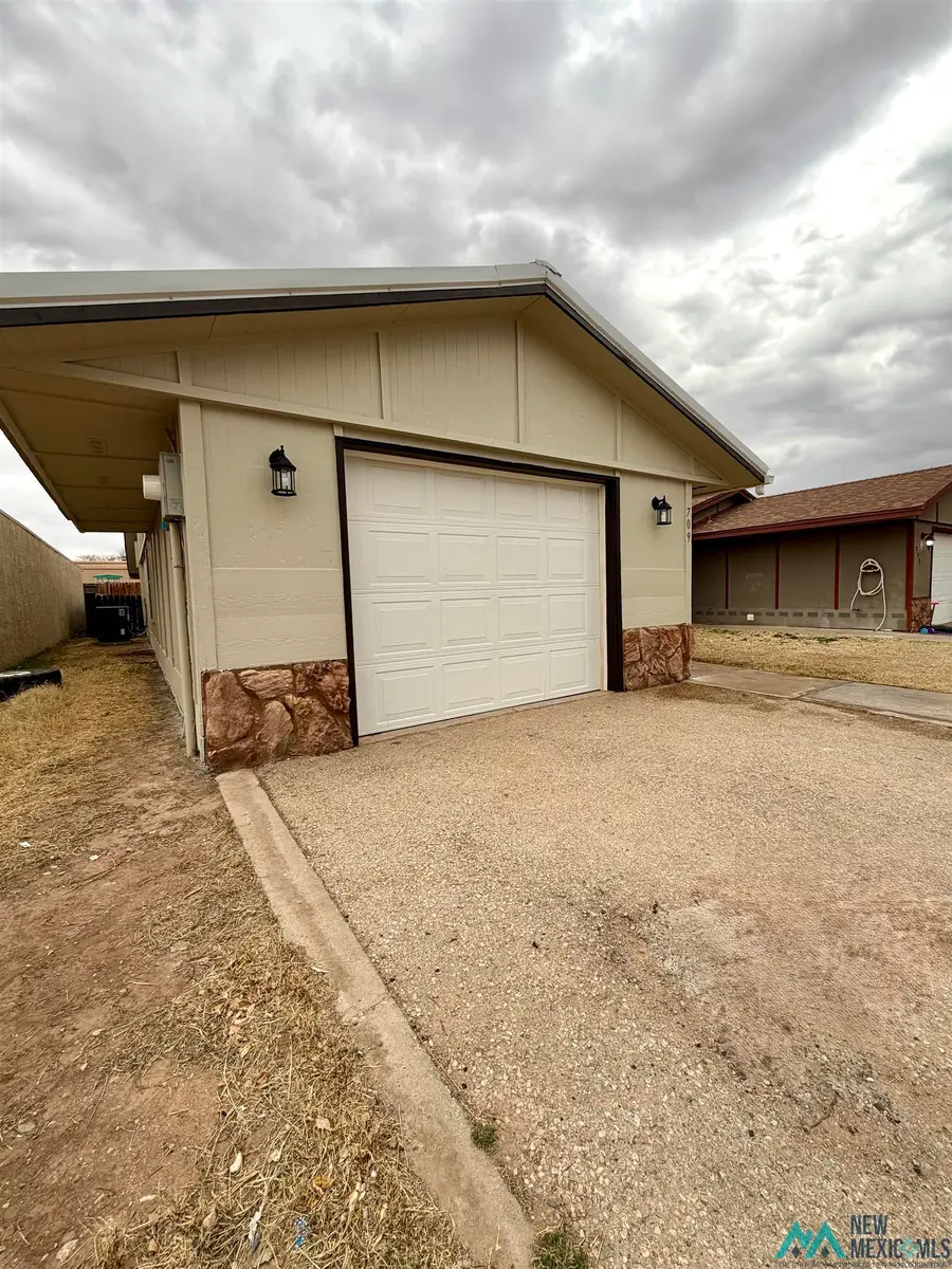 709 Los Arboles Street, Carlsbad, NM 88220 - #2