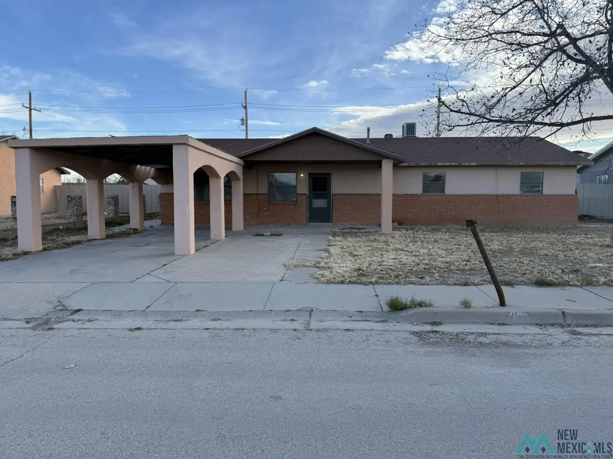 901 W Cannon Avenue, Artesia, NM 88210 - #1