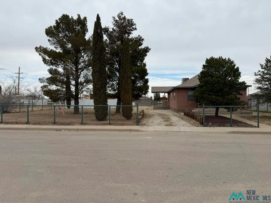 714 & 716 W Champ Clark Avenue, Artesia, NM 88210 - #2
