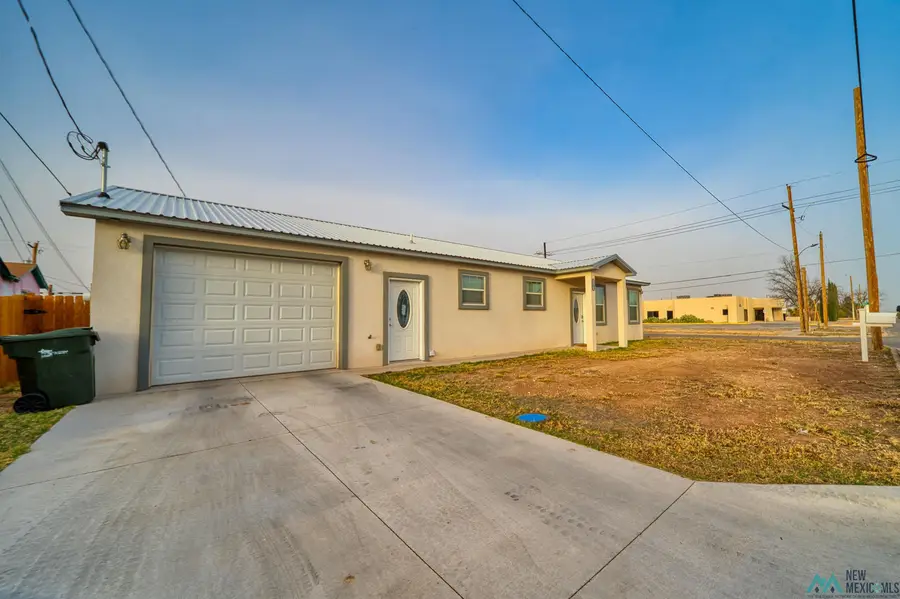 1402 W Stevens Street, Carlsbad, NM 88220 - #2