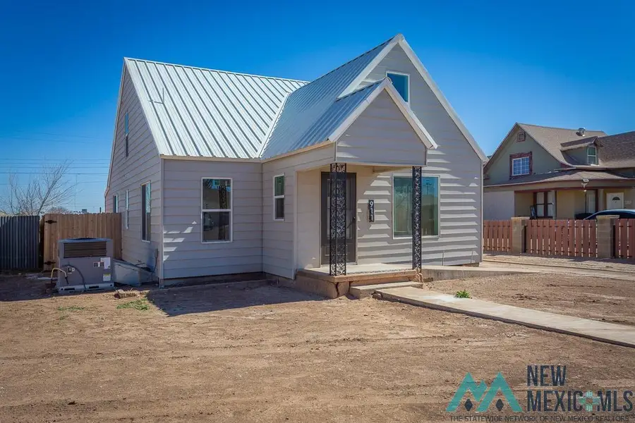 911 S Roselawn Avenue, Artesia, NM 88210 - #2