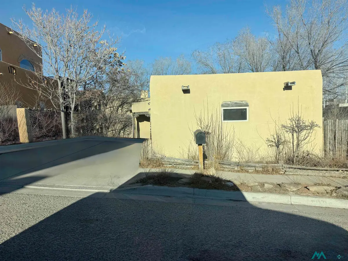 215 Calle Roble, Santa Fe, NM 87501 - #1