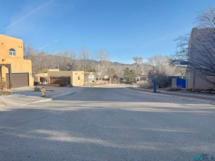 215 Calle Roble, Santa Fe, NM 87501 - #3