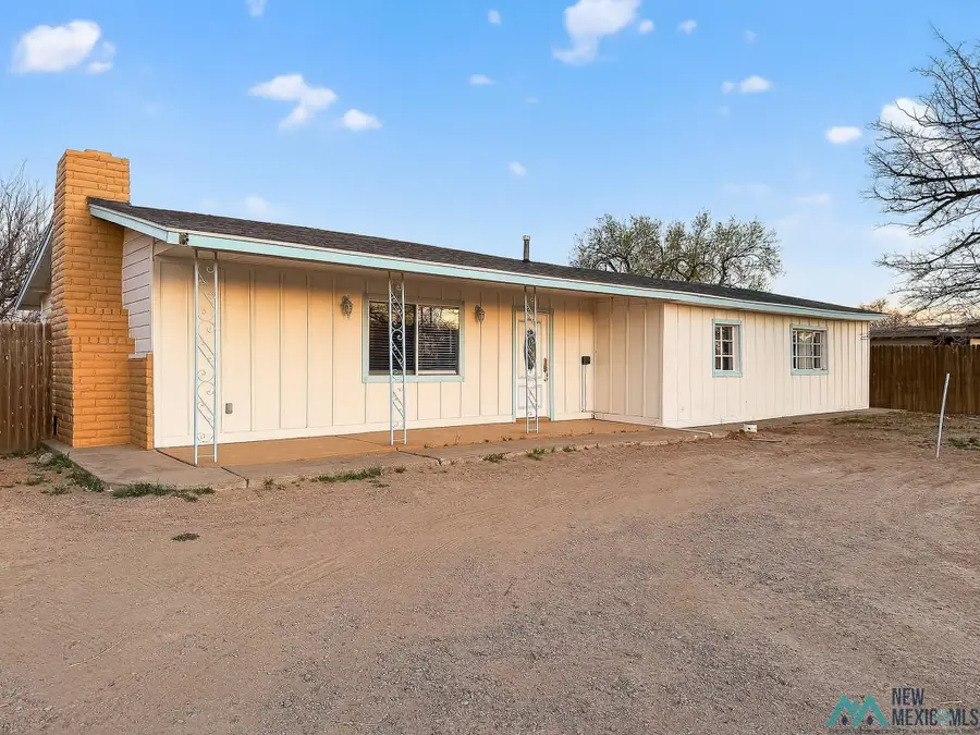 1513 N Montana Avenue, Roswell, NM 88201 - #2