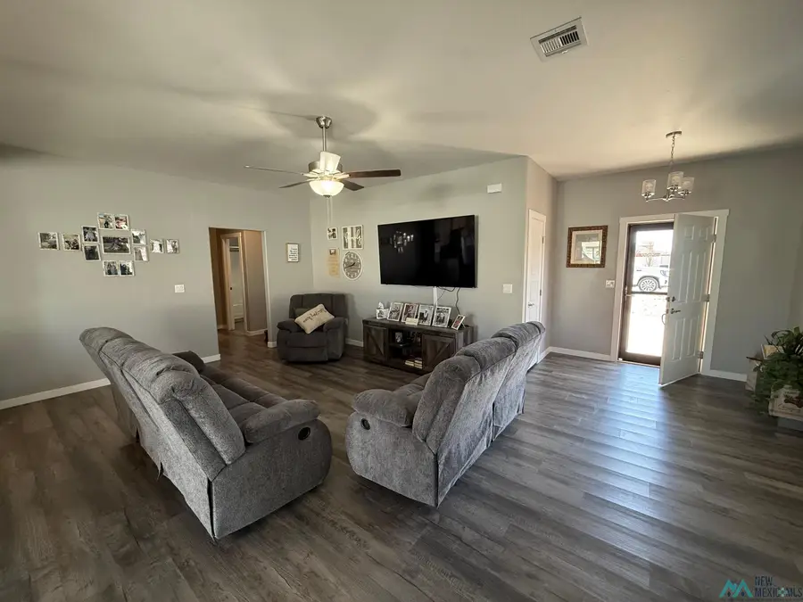 2412 W Briscoe Avenue, Artesia, NM 88210 - #3