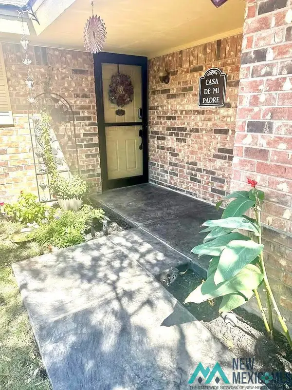 1030 W Caprock Street, Hobbs, NM 88240