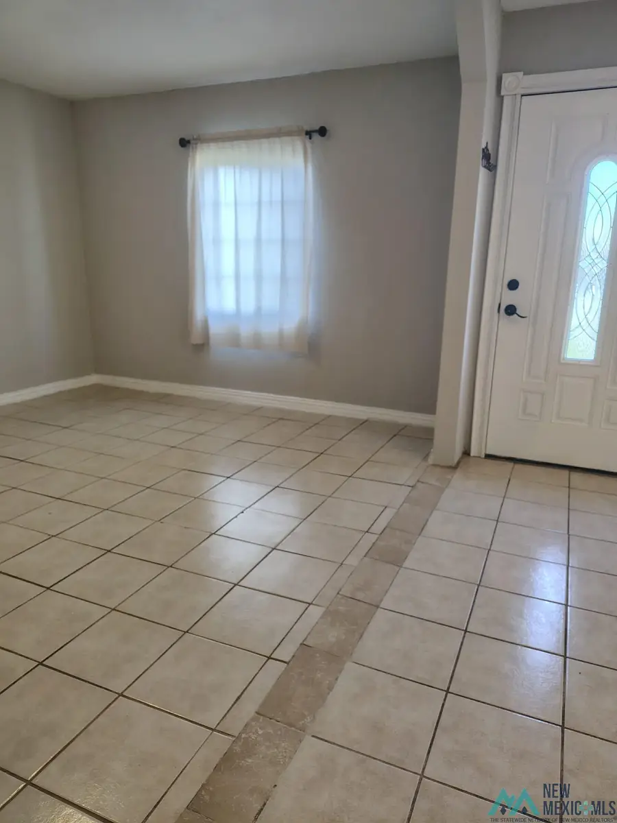 116 W Wildy St, Roswell, NM 88203 - #2
