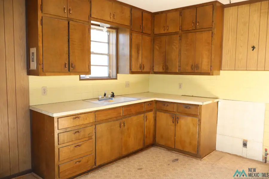 221 S Granite St, Deming, NM 88030 - #2