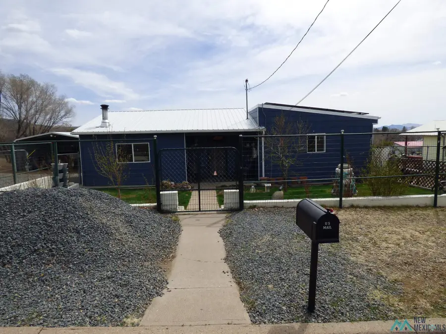 1131 Dwyer Avenue, Raton, NM 87740 - #3