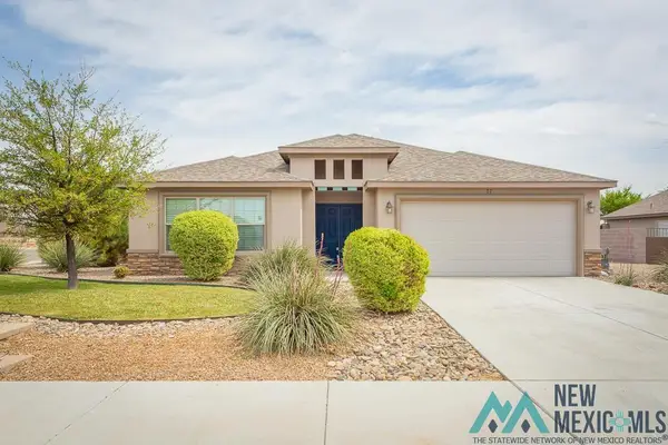 37 Holly Loop, Roswell, NM 88201