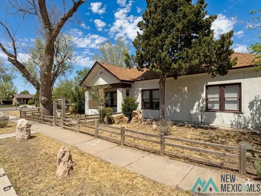 511 W 6th Street, Roswell, NM 88201 - #3