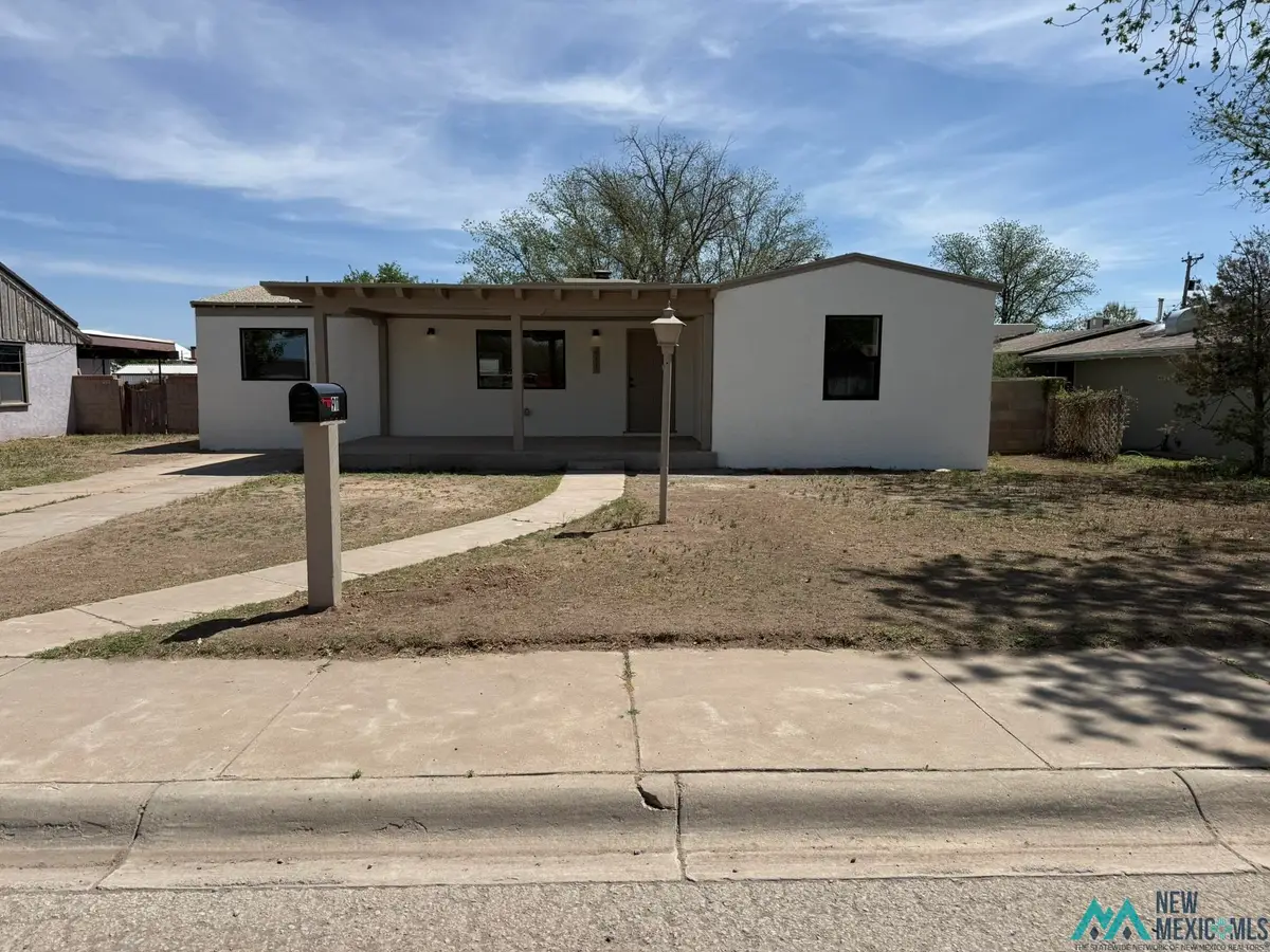 911 S 4th Street, Artesia, NM 88210 - #1