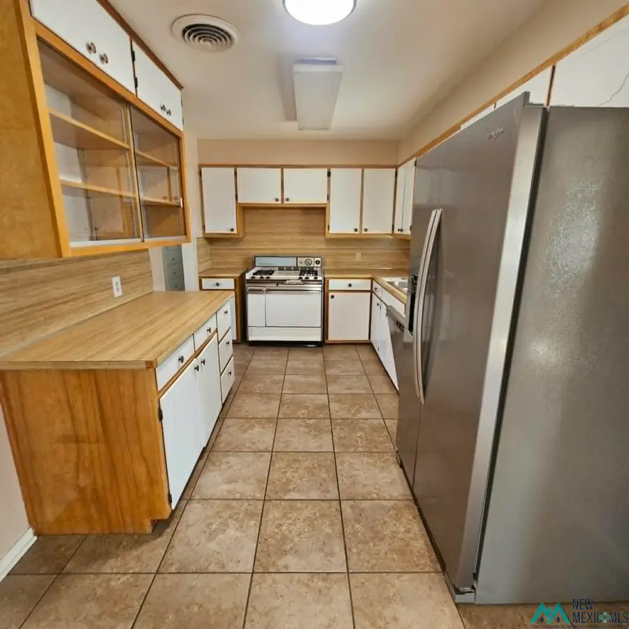 501 W Plains Avenue, Clovis, NM 88101 - #3