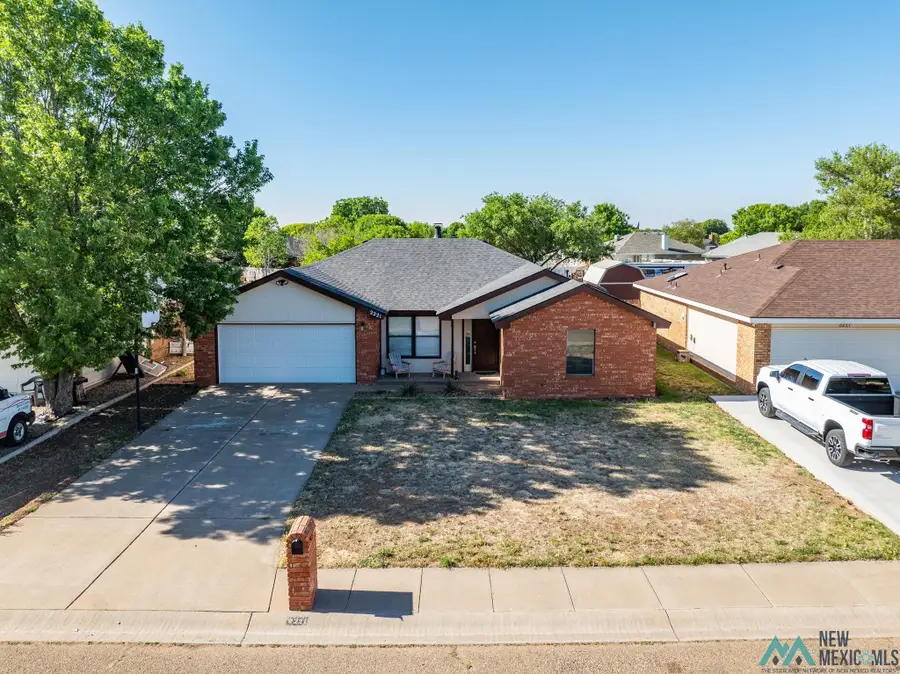 2221 Country Meadows Drive, Clovis, NM 88101 - #2