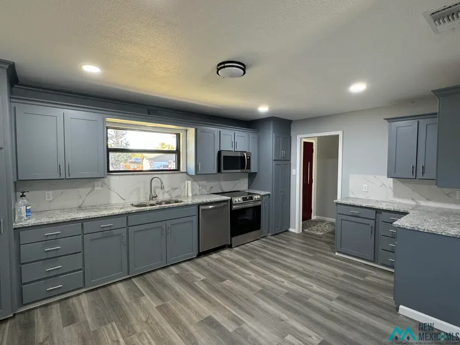 1201 W Yucca Drive, Clovis, NM 88101 - #2