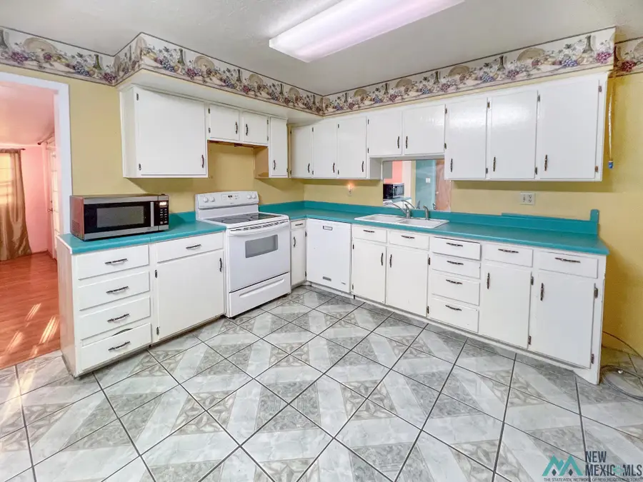 905 Valverde Street, Carlsbad, NM 88220 - #3