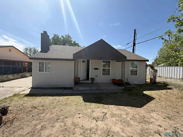 704 N Ohio Avenue, Roswell, NM 88201