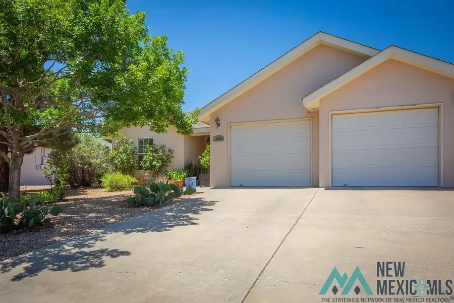 3018 N Richardson Avenue, Roswell, NM 88201 - #3