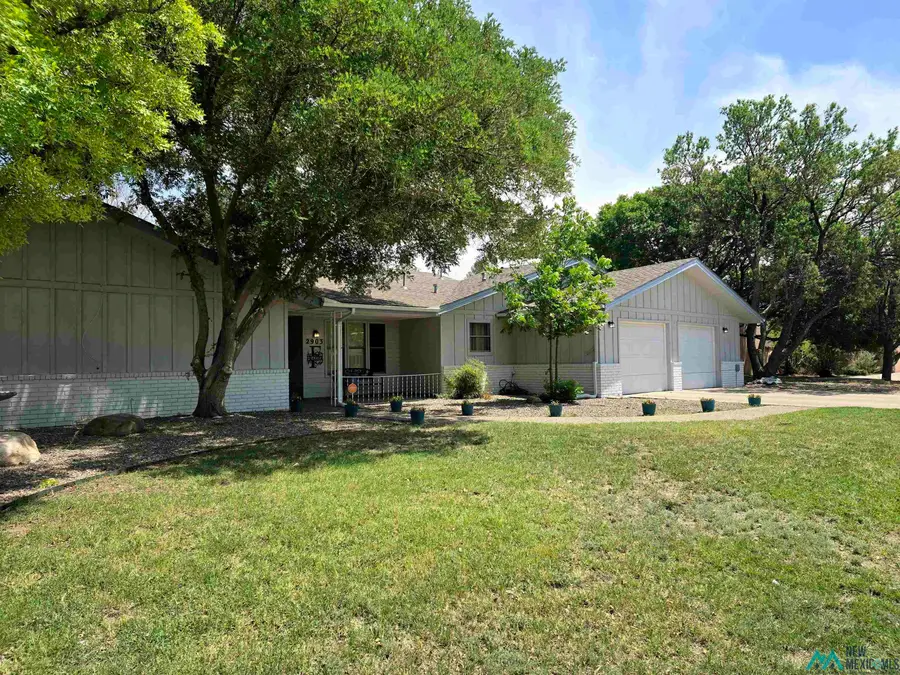 2903 N Lea Avenue, Roswell, NM 88201 - #2