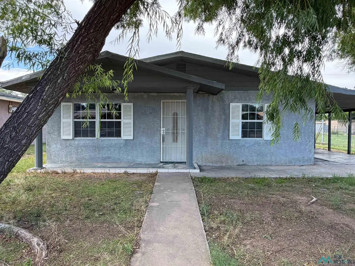 633 E Apple St, Roswell, NM 88201 - #1