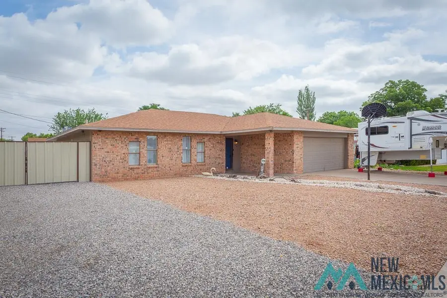 705 Broken Arrow, Roswell, NM 88201 - #2