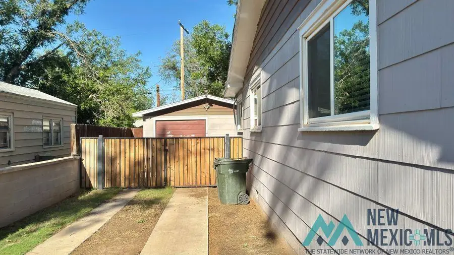 914 N Richard Street, Carlsbad, NM 88220 - #2