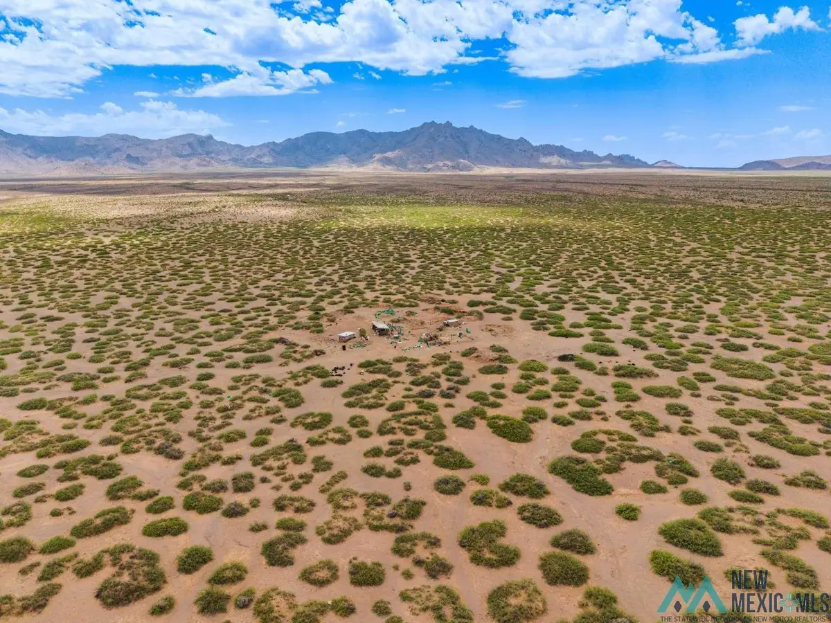 17 SE Wyoming Ave, Deming, NM 88030 - #1