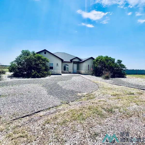 8620 N Knowles Road, Hobbs, NM 88240