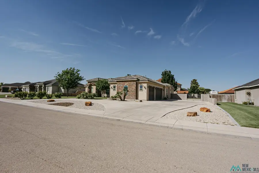 2114 Quail Hollow, Carlsbad, NM 88220 - #2