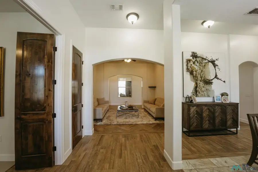 2114 Quail Hollow, Carlsbad, NM 88220 - #3