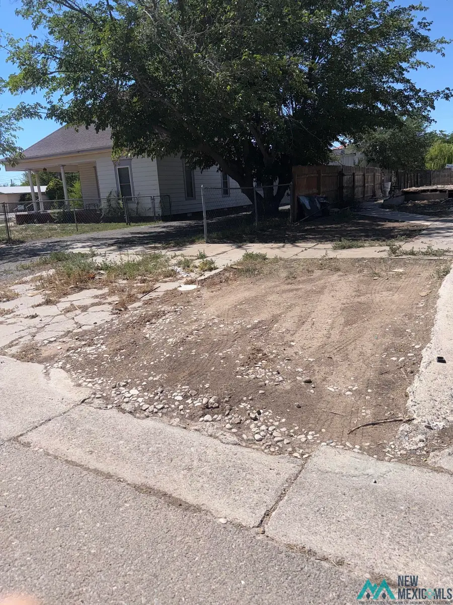 315 W Dallas Ave, Artesia, NM 88210 - #2