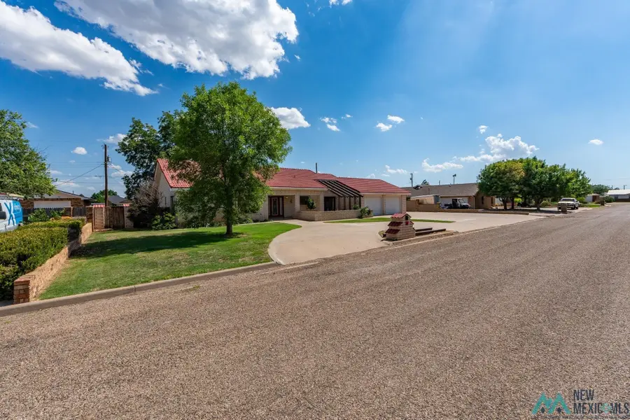 312 E 17th Lane, Portales, NM 88101 - #2