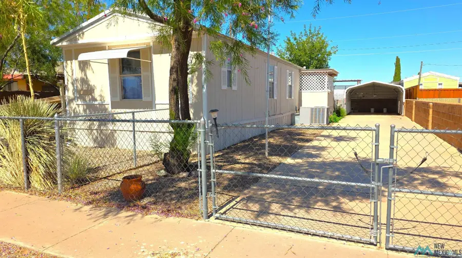 3204 Las Cuces St St, Deming, NM 88030-3717 - #2