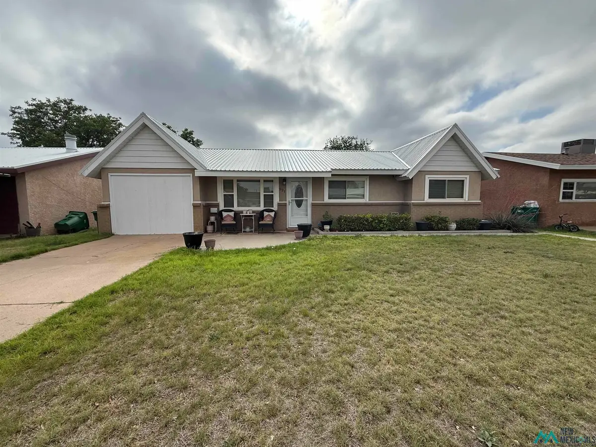 221 N C Ave, Tatum, NM 88267 - #1
