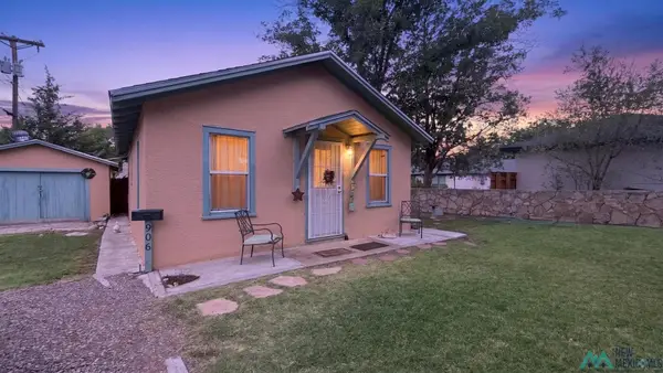 906 W 7th St, Roswell, NM 88201