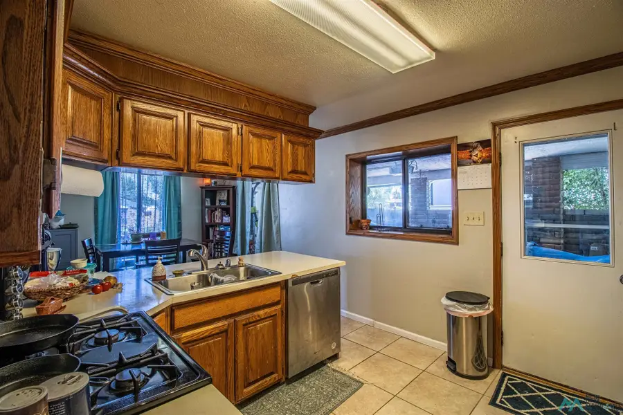 502 N 4th St, Bloomfield, NM 87413 - #2