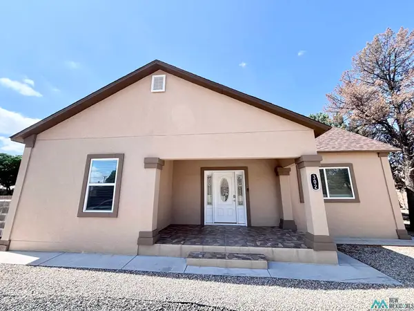 302 E Mescalero, Roswell, NM 88201