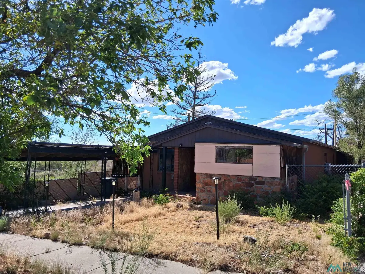 607 E Hill Ave, Gallup, NM 87301 - #1