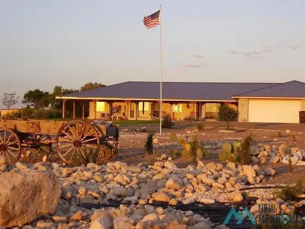 2 Riverview, Roswell, NM 88201