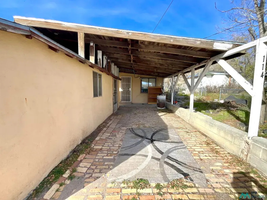 114 W Adams Ave, Gallup, NM 87301 - #3