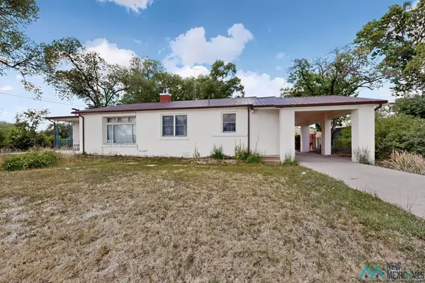 1617 7th St, Las Vegas, NM 87701