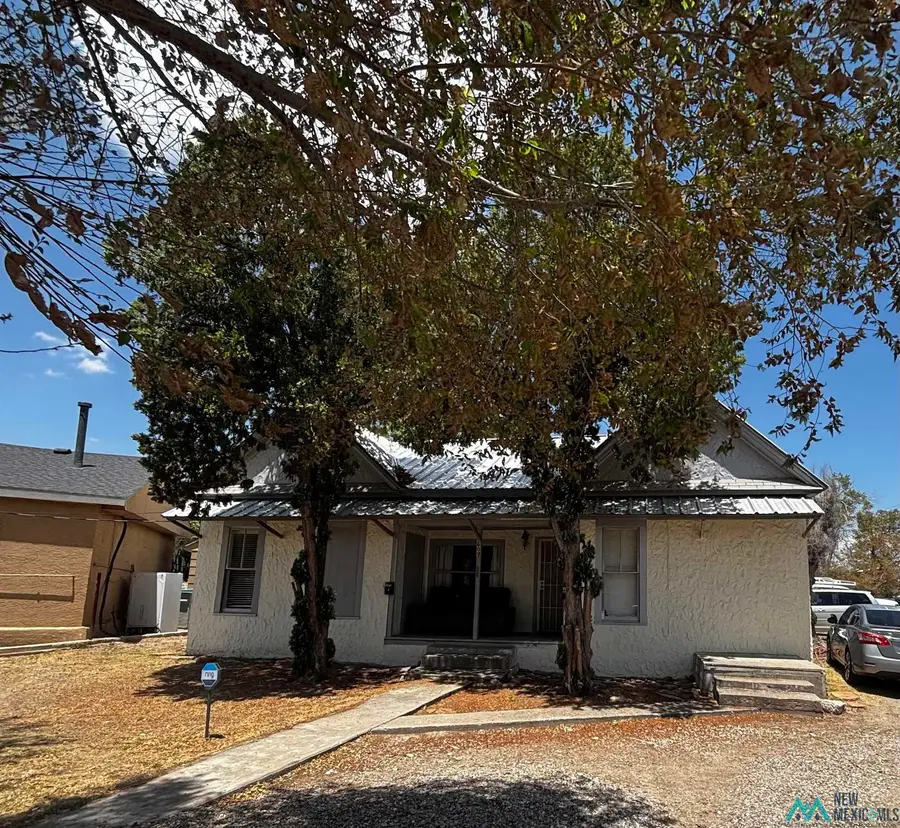 609 W 8th St, Roswell, NM 88201 - #2