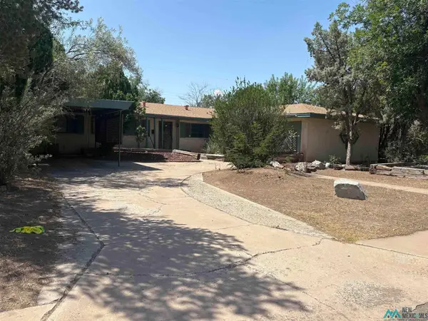 5 Forest Dr, Roswell, NM 88201