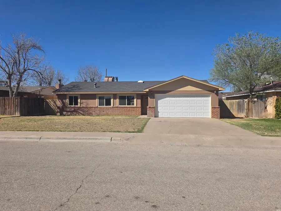 2102 Bullock Ave, Artesia, NM 88210 - #2