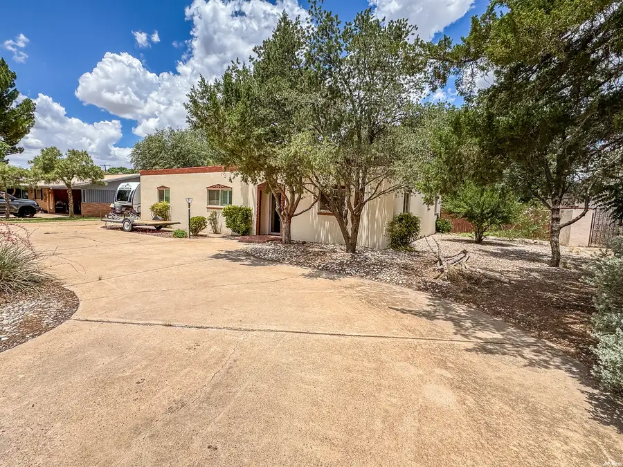 616 Mesa St, Hobbs, NM 88240 - #2
