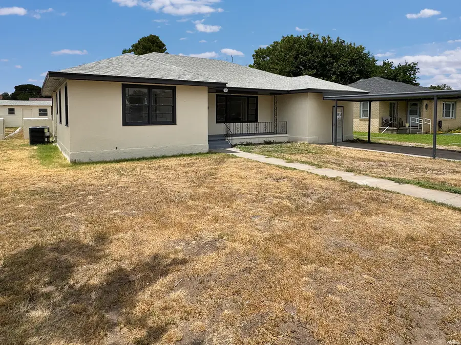 311 N 6th St, Lovington, NM 88260 - #2