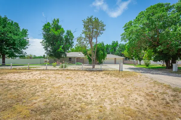 2908 W Country Club Rd, Roswell, NM 88201
