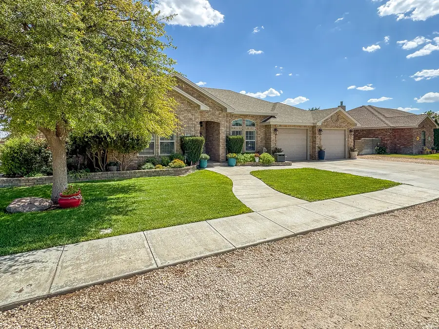 927 W Desert Sage Rd, Hobbs, NM 88242 - #2