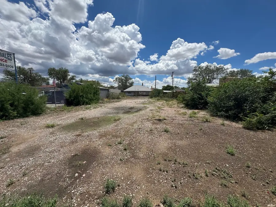 705 W Aztec Ave, Gallup, NM 87301 - #2
