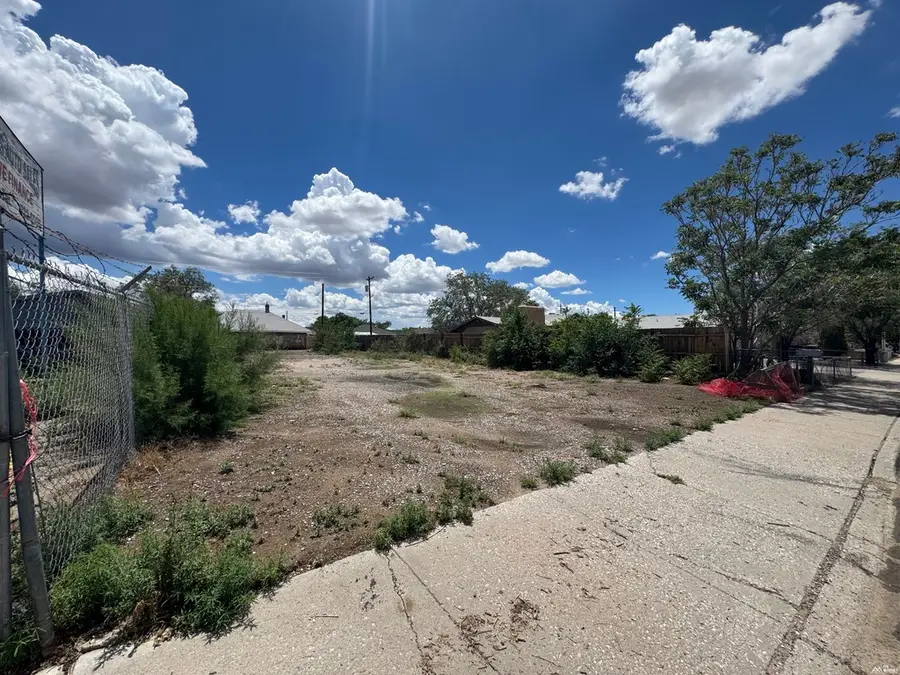 705 W Aztec Ave, Gallup, NM 87301 - #3